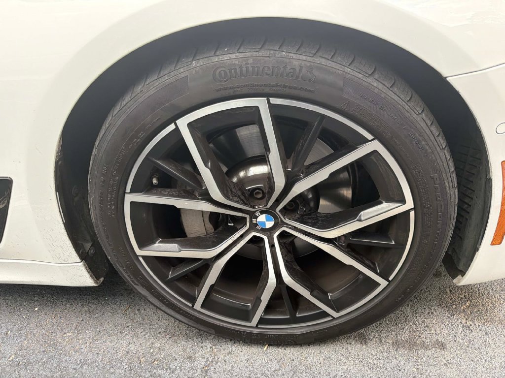 Used 2021 BMW 530i w/ M Sport Package RWD image 8
