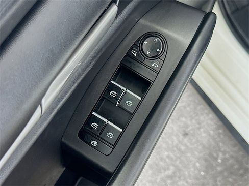 Used 2021 MAZDA MAZDA3 s image 18