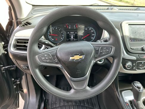 Used 2020 Chevrolet Equinox LS w/ LS Convenience Package image 14