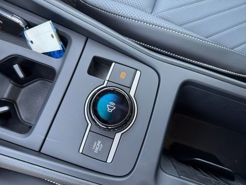 New 2025 Volkswagen Tiguan SE image 27