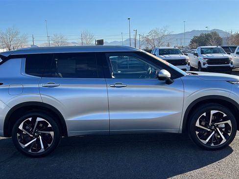 Used 2024 Mitsubishi Outlander SEL image 4