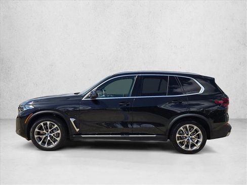 Used 2025 BMW X5 xDrive50e AWD/4WD image 9