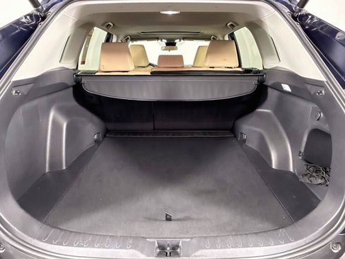Certified 2022 Toyota RAV4 XLE w/ Convenience Package FWD image 36