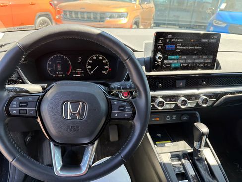 Used 2024 Honda CR-V EX-L image 9