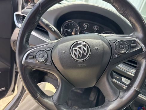 Used 2018 Buick Enclave Premium AWD/4WD image 20