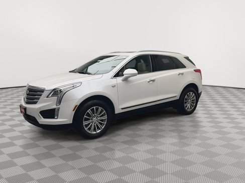 Used 2017 Cadillac XT5 Luxury w/ Driver Awareness Package image 38