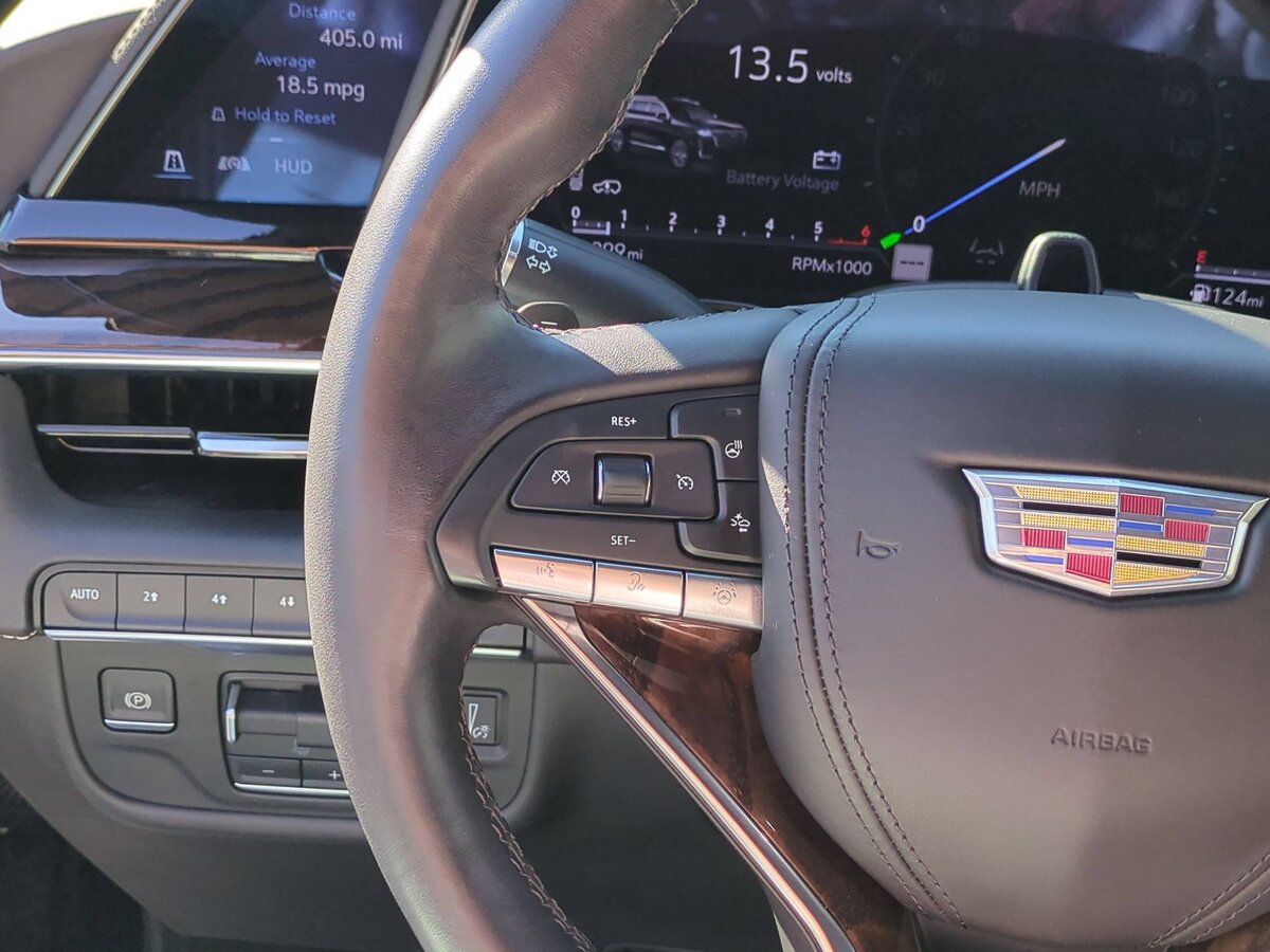 Used 2022 Cadillac Escalade Sport Platinum w/ Heavy-Duty Trailer Package AWD/4WD image 18
