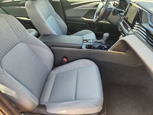 Used 2025 Toyota Camry LE w/ Convenience Package FWD image 17
