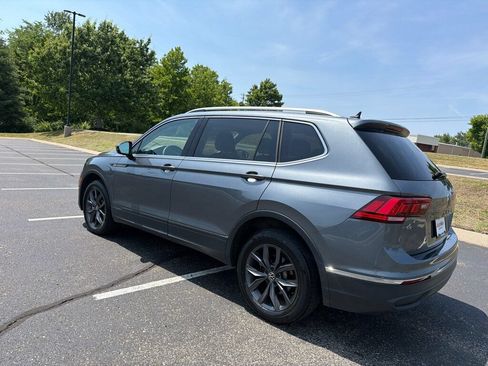 Used 2023 Volkswagen Tiguan SE AWD/4WD image 6