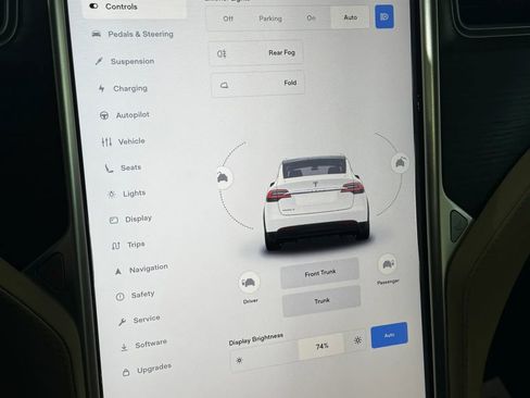 Used 2016 Tesla Model X 90D AWD/4WD image 32