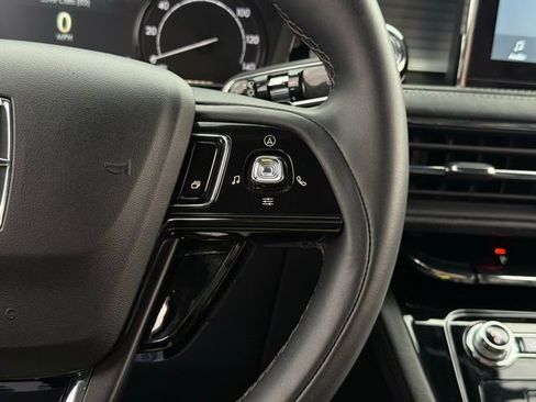 Used 2022 Lincoln Corsair AWD w/ Equipment Group 101A image 12