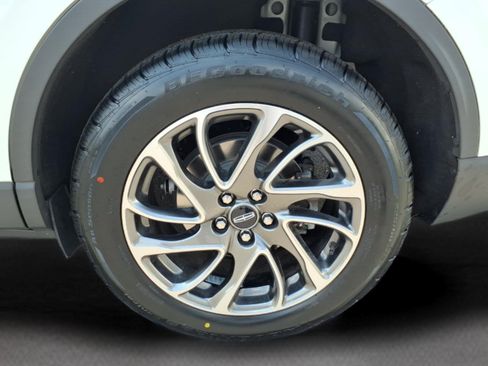 Certified 2022 Lincoln Corsair AWD w/ Equipment Group 101A image 18