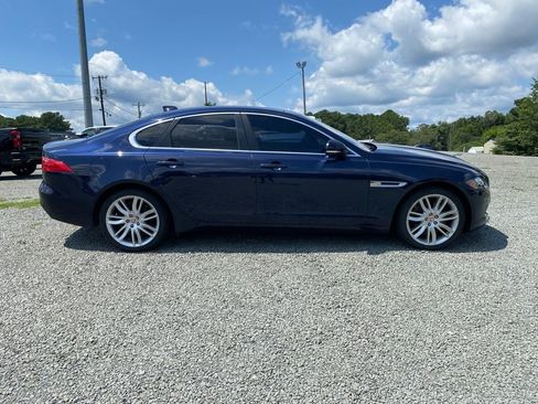 Used 2018 Jaguar XF Prestige image 2