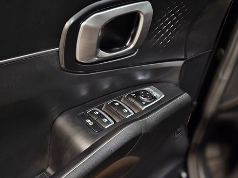 Used 2024 Kia Sorento LX image 21