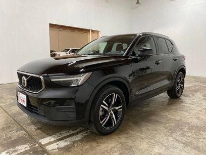 Used 2023 Volvo XC40 B4 Core w/ Convenience Package