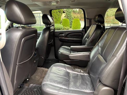 Used 2009 GMC Yukon XL Denali image 22