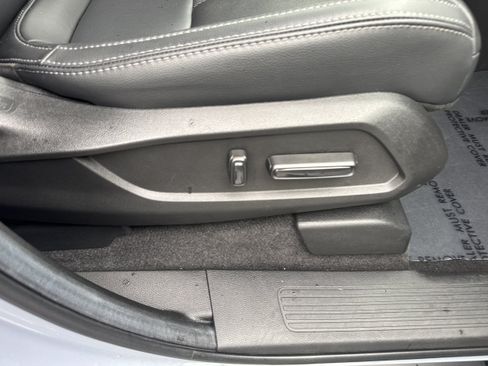 Used 2024 Honda Pilot Touring image 18