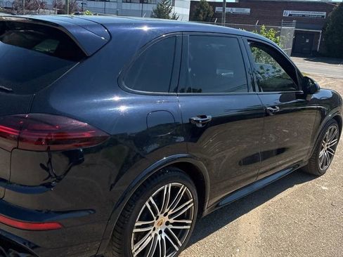 Used 2016 Porsche Cayenne GTS AWD/4WD image 9
