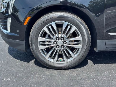 Used 2017 Cadillac XT5 Premium Luxury w/ Driver Assist Package FWD image 11