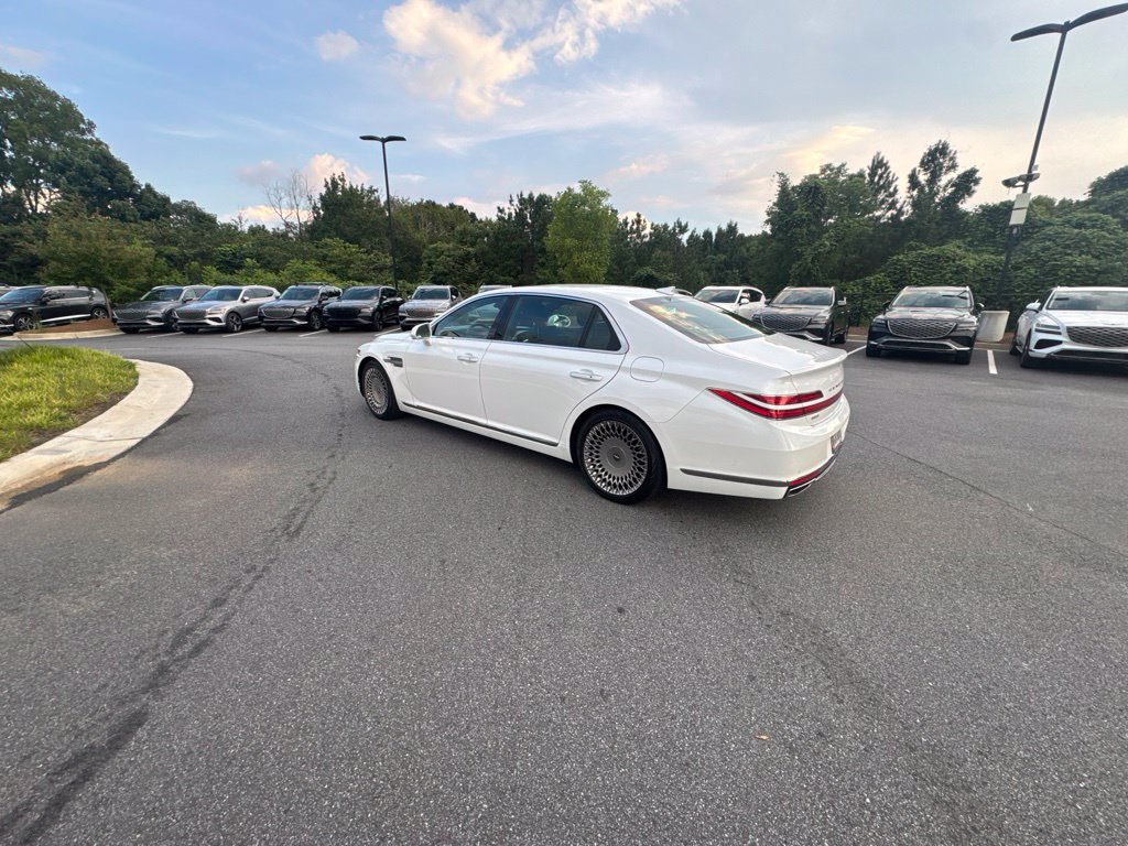 Used 2020 Genesis G90 5.0 Ultimate RWD image 4
