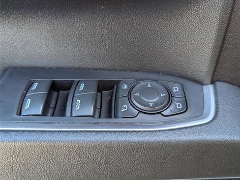 Used 2024 GMC Sierra 1500 SLT image 17