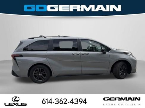Used 2025 Toyota Sienna XSE w/ XSE Plus Package AWD/4WD image 5