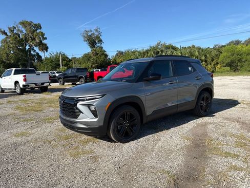 New 2026 Chevrolet TrailBlazer LT w/ Midnight Edition FWD image 2