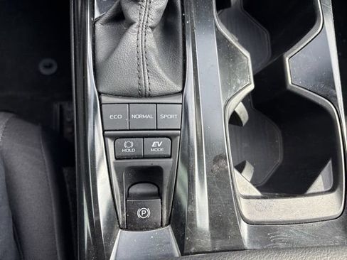 Used 2025 Toyota Camry LE image 15