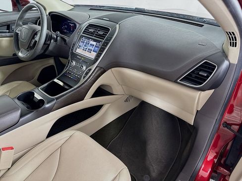 Used 2019 Lincoln Nautilus Reserve image 31