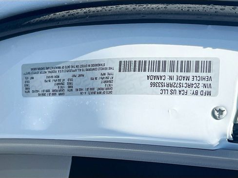 Used 2024 Chrysler Pacifica Limited FWD image 36