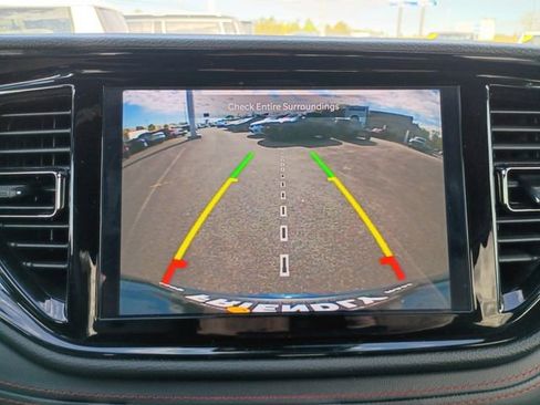 Used 2025 Dodge Durango GT AWD/4WD image 16