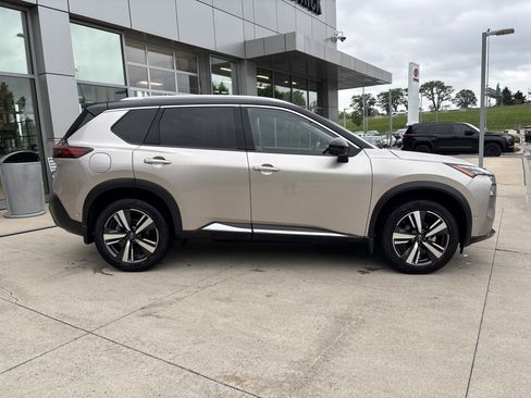 Used 2023 Nissan Rogue SL w/ SL Premium Package FWD image 8