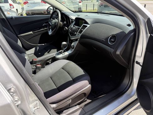 Used 2014 Chevrolet Cruze LT FWD image 13