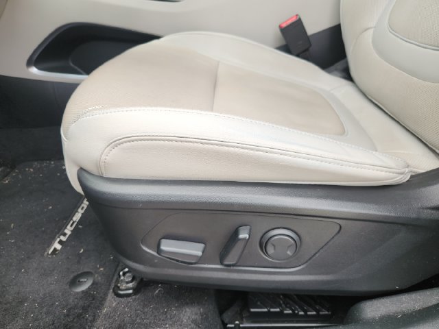 Used 2023 Hyundai Tucson Limited w/ Winter Package FWD image 23
