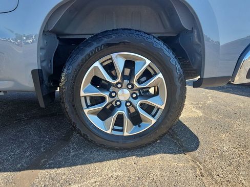 Used 2024 Chevrolet Silverado 1500 LT AWD/4WD image 38