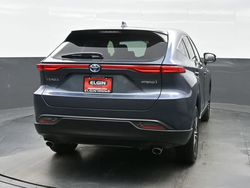 Used 2021 Toyota Venza LE image 5