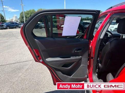 Used 2018 Chevrolet Trax LT w/ Sun & Sound Package FWD image 19