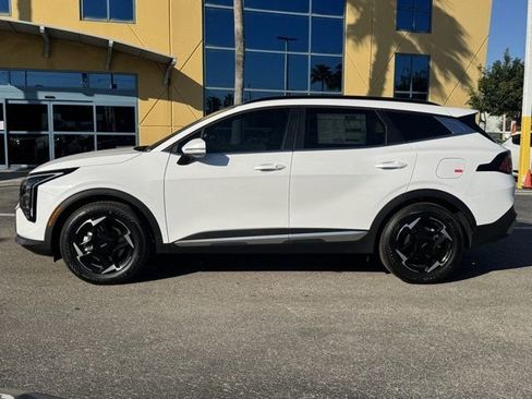 New 2026 Kia Sportage EX w/ EX Panorama Roof Package FWD image 2