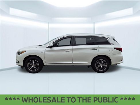 Used 2019 INFINITI QX60 Luxe w/ Essential Package FWD image 2