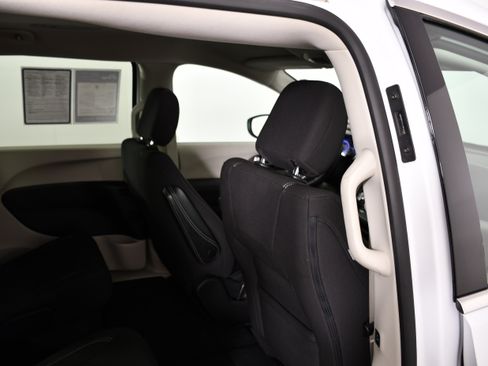 Used 2023 Chrysler Voyager LX FWD image 42