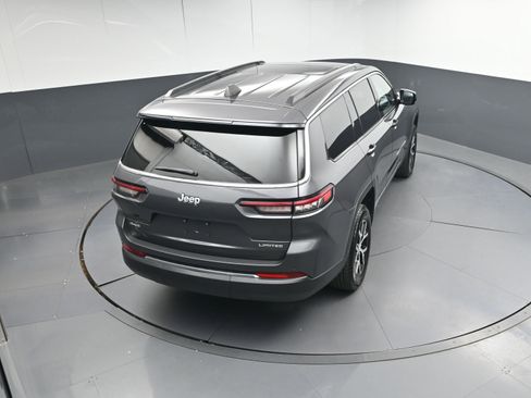 Used 2024 Jeep Grand Cherokee L Limited image 37