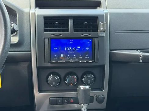 Used 2009 Jeep Liberty Sport AWD/4WD image 18