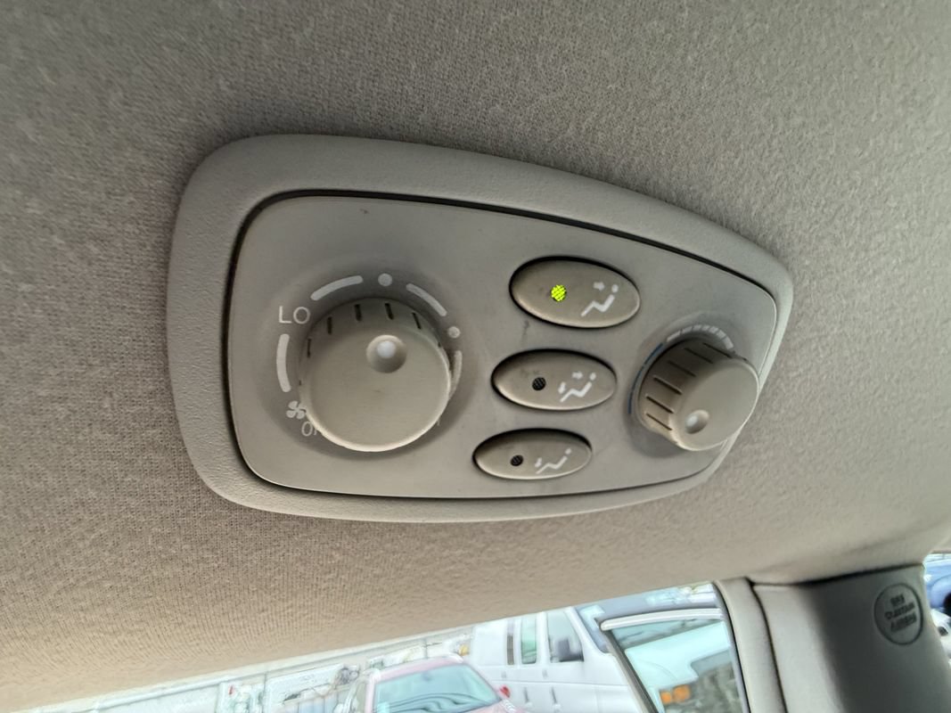 Used 2005 Toyota Sienna LE FWD image 21