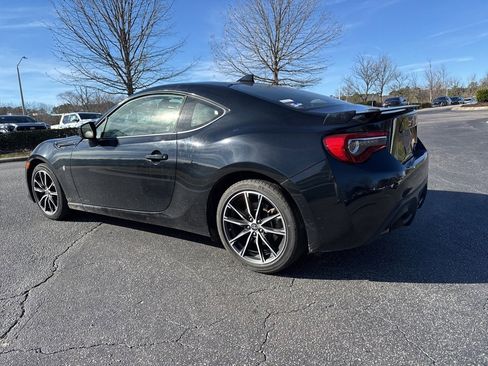 Used 2020 Toyota 86 image 4
