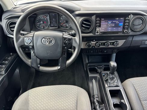 Used 2020 Toyota Tacoma SR AWD/4WD image 18