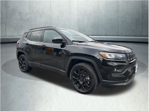New 2026 Jeep Compass Latitude AWD/4WD image 8
