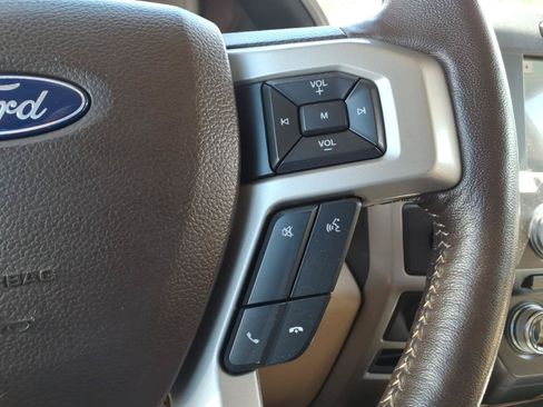 Used 2018 Ford F150 Lariat w/ Equipment Group 502A Luxury AWD/4WD image 12
