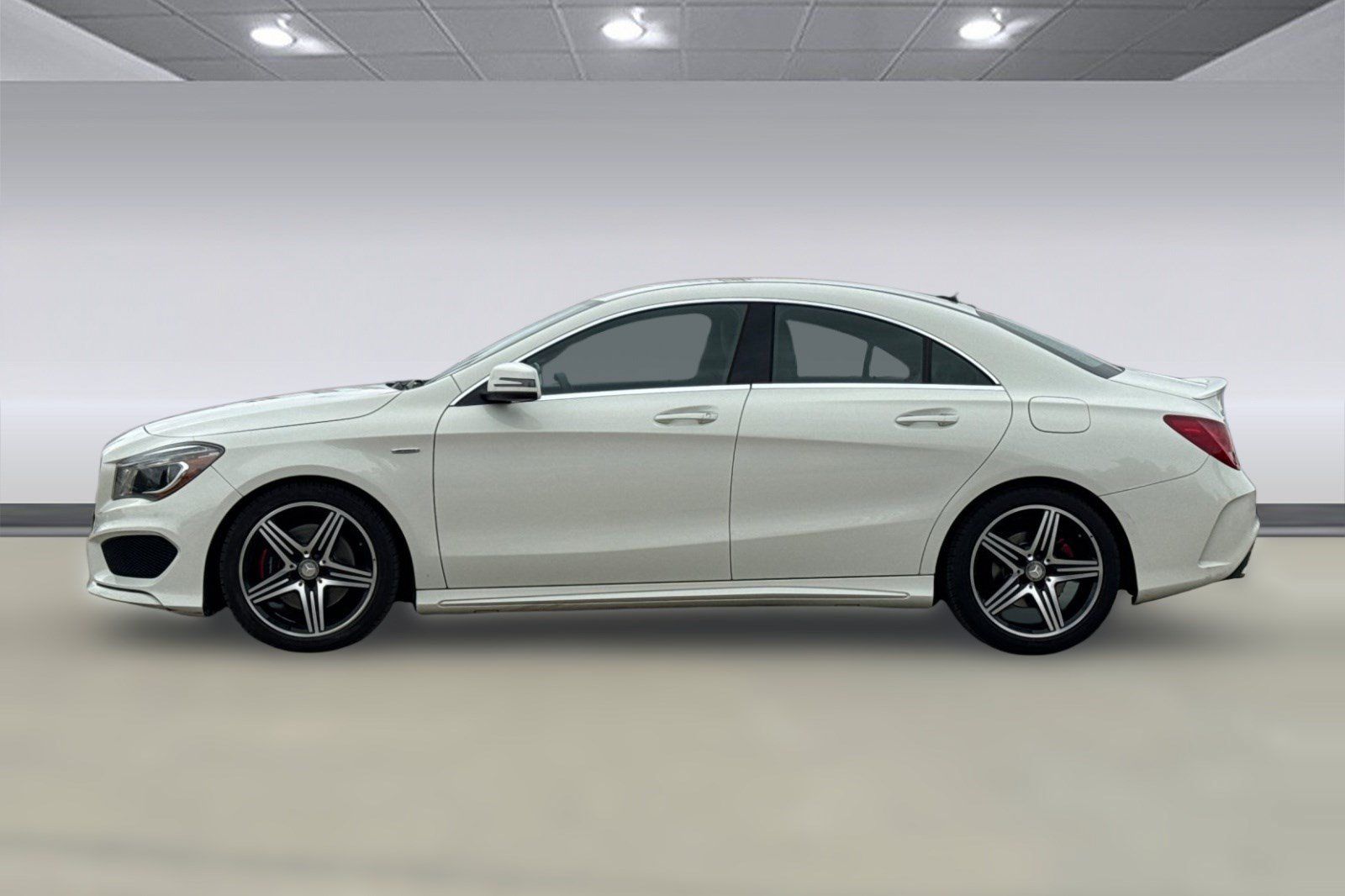 Used 2016 Mercedes-Benz CLA 250 image 2