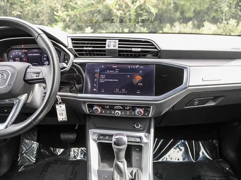 Used 2022 Audi Q3 2.0T Premium image 11