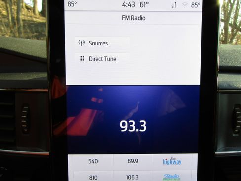 Used 2024 Ford Explorer Limited w/ Limited Technology Package image 43